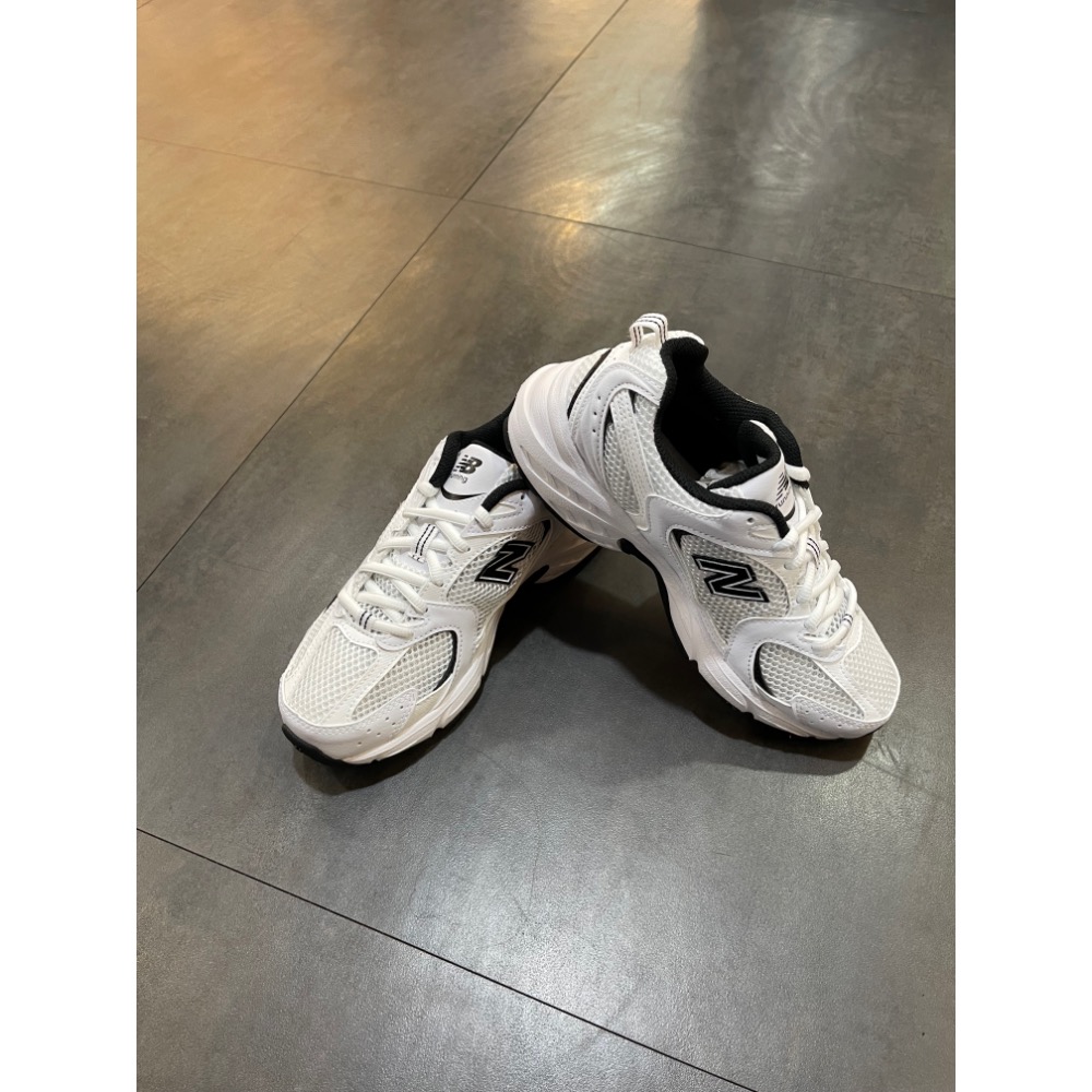 🌹斑馬團🌹Newbalance 530 慢跑鞋/男女鞋/全尺寸/情侶鞋/復古/古著/搶/柔軟舒適/MR530EWB-細節圖4