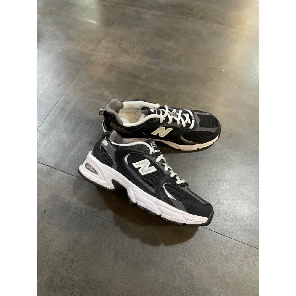 🌹斑馬團🌹Newbalance 530 慢跑鞋/男女鞋/全尺寸/情侶鞋/復古/古著/搶/柔軟舒適/MR530CC-細節圖3