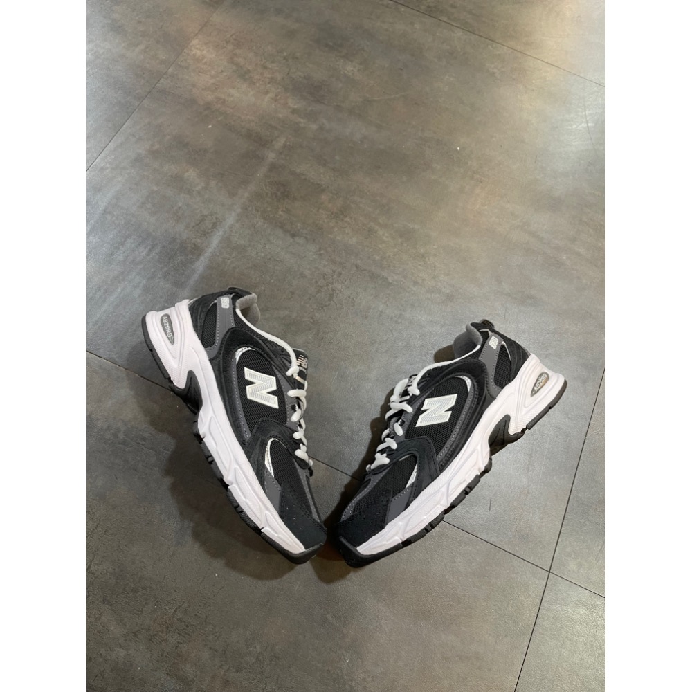 🌹斑馬團🌹Newbalance 530 慢跑鞋/男女鞋/全尺寸/情侶鞋/復古/古著/搶/柔軟舒適/MR530CC-細節圖6