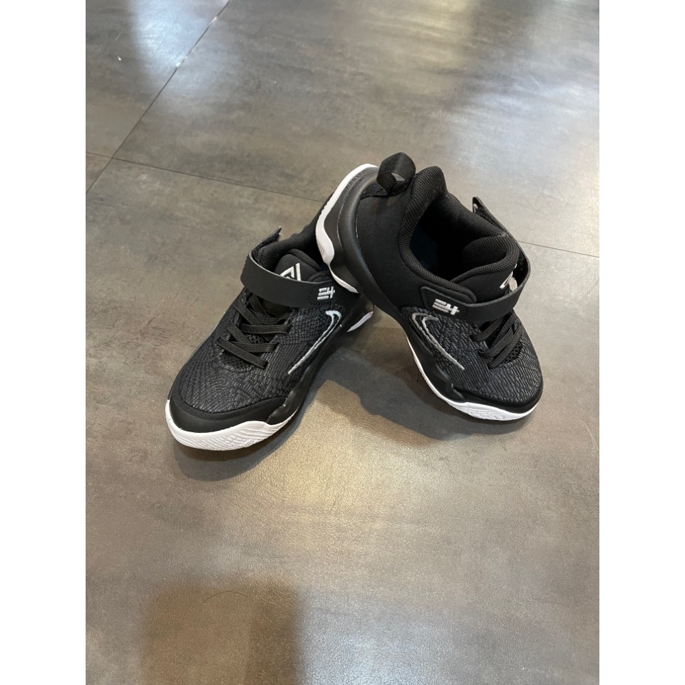 🌹斑馬團🌹Nike Freak 籃球鞋/中童鞋/GIANNIS/字母哥/Freak/耐磨/IH7665-004-細節圖4