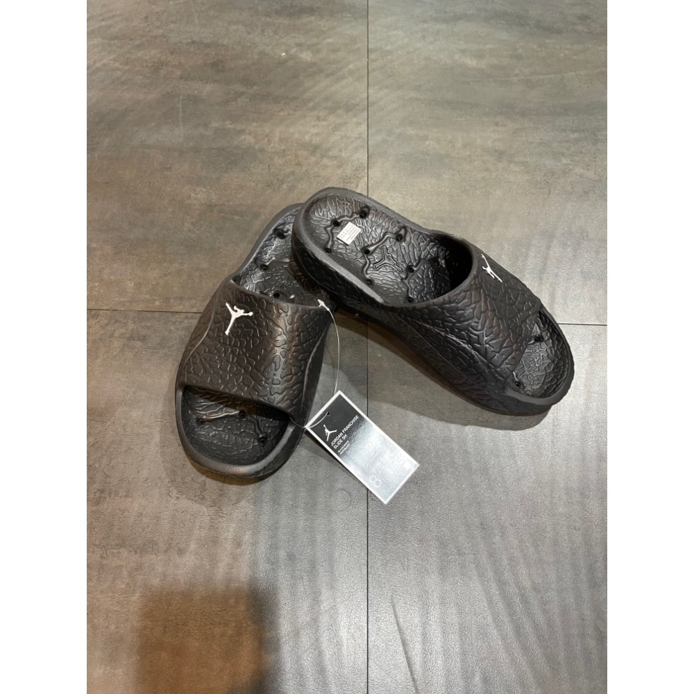 🌹斑馬團🌹Nike Jordan 拖鞋/男鞋/搶手/柔軟/舒適/百搭/新設計/US13/HQ2163-001-細節圖2