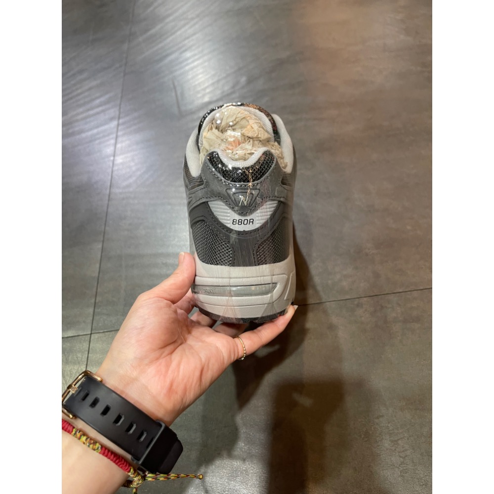 🌹斑馬團🌹Newbalance 880R慢跑鞋/男鞋/女鞋/全尺寸/柔軟/舒適/百搭/輕量/時尚/U880R3TR-細節圖9