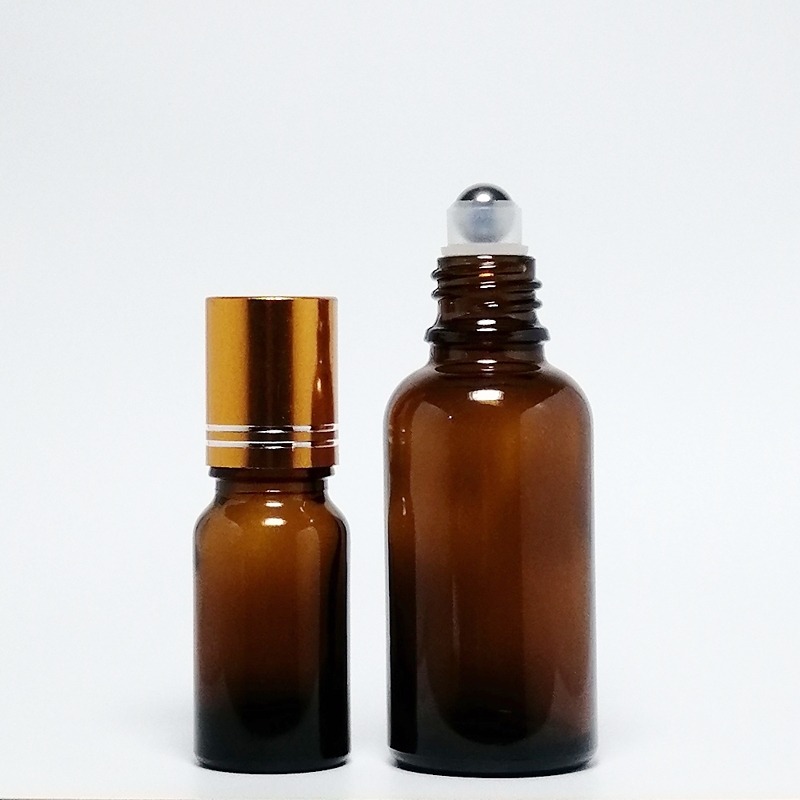 茶色玻璃滾珠空瓶。5-100ml。金色鋁蓋+不鏽鋼滾珠頭。花草堂-細節圖3