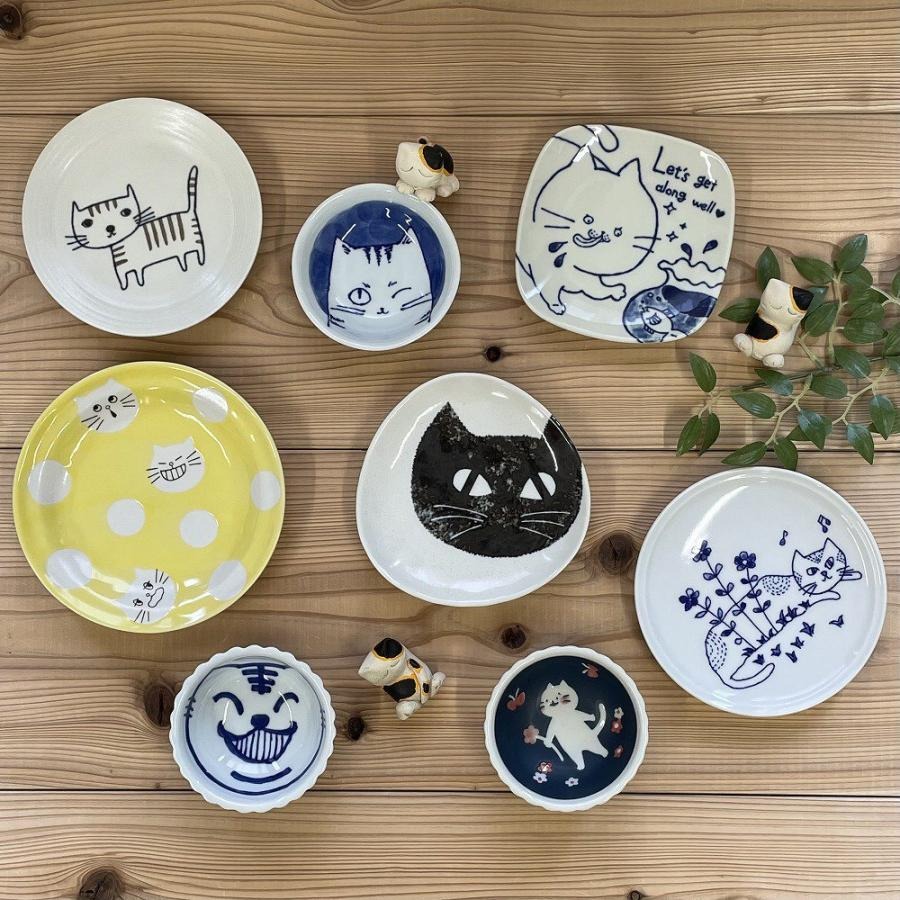 日本製 美濃燒 貓咪三角餐盤 13.7cm 貓丸餐具 甜點盤 小菜盤 貓奴必備＊恩恩選物＊-細節圖3