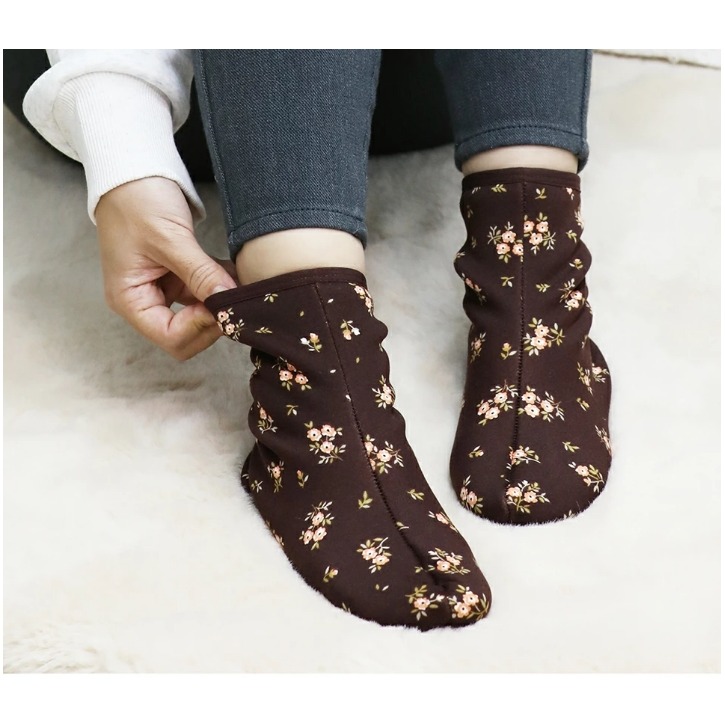 日本 Poka 保暖襪-咖啡小花 短襪 裏起毛 襪套 室內拖鞋 防滑鞋底 襪子 地板襪【恩恩選物】-細節圖2