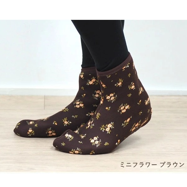日本 Poka 保暖襪-咖啡小花 短襪 裏起毛 襪套 室內拖鞋 防滑鞋底 襪子 地板襪【恩恩選物】-細節圖3