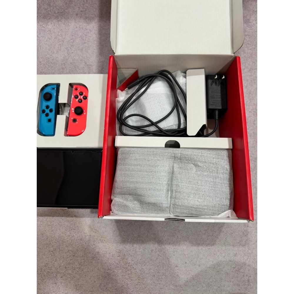 現貨 switch白色Oled主機 電量加強 新款 二手 任天堂 Nintando 遊戲 九成新 中古 台灣公司貨 NS-細節圖7