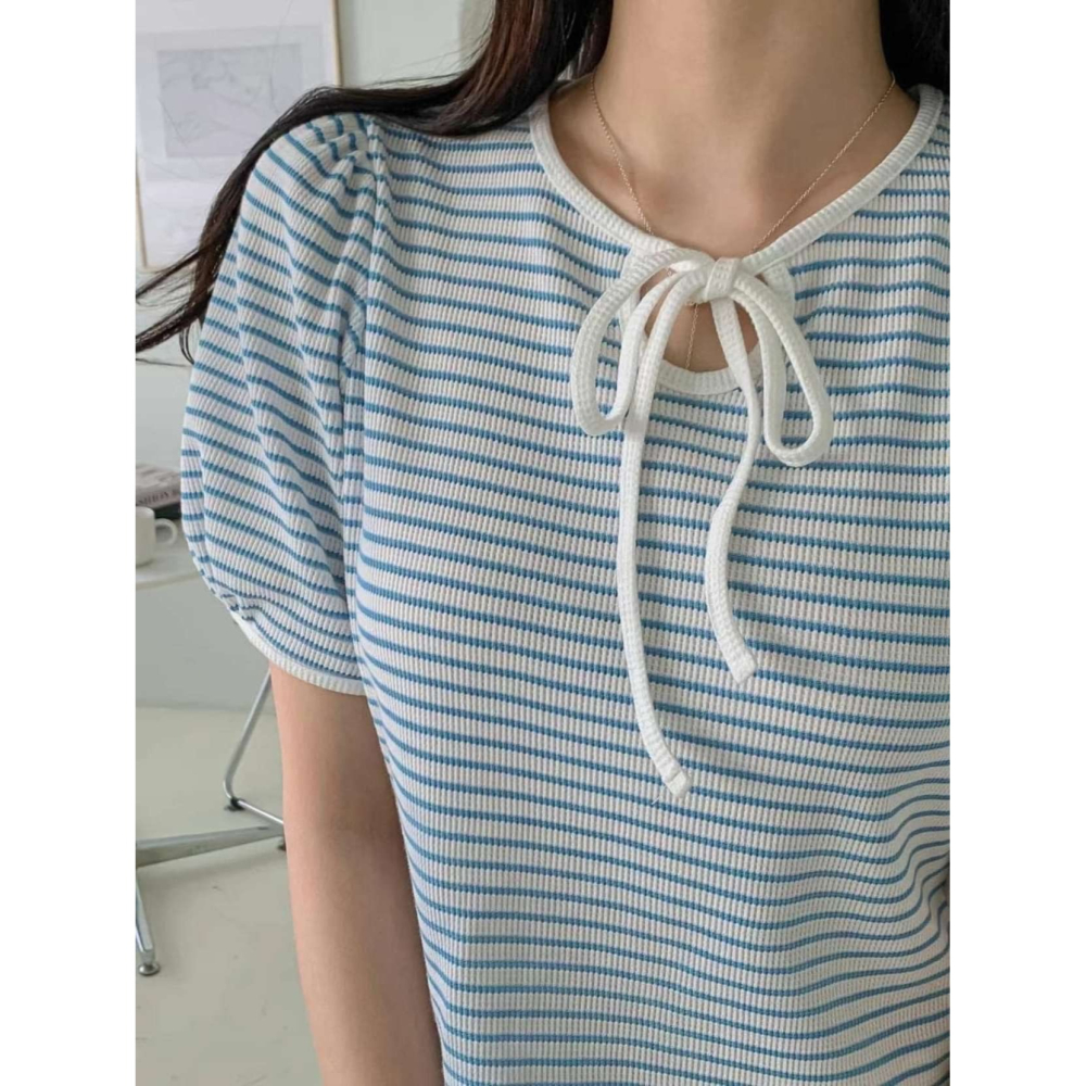 正韓泡泡袖綁帶條紋造型上衣-細節圖2