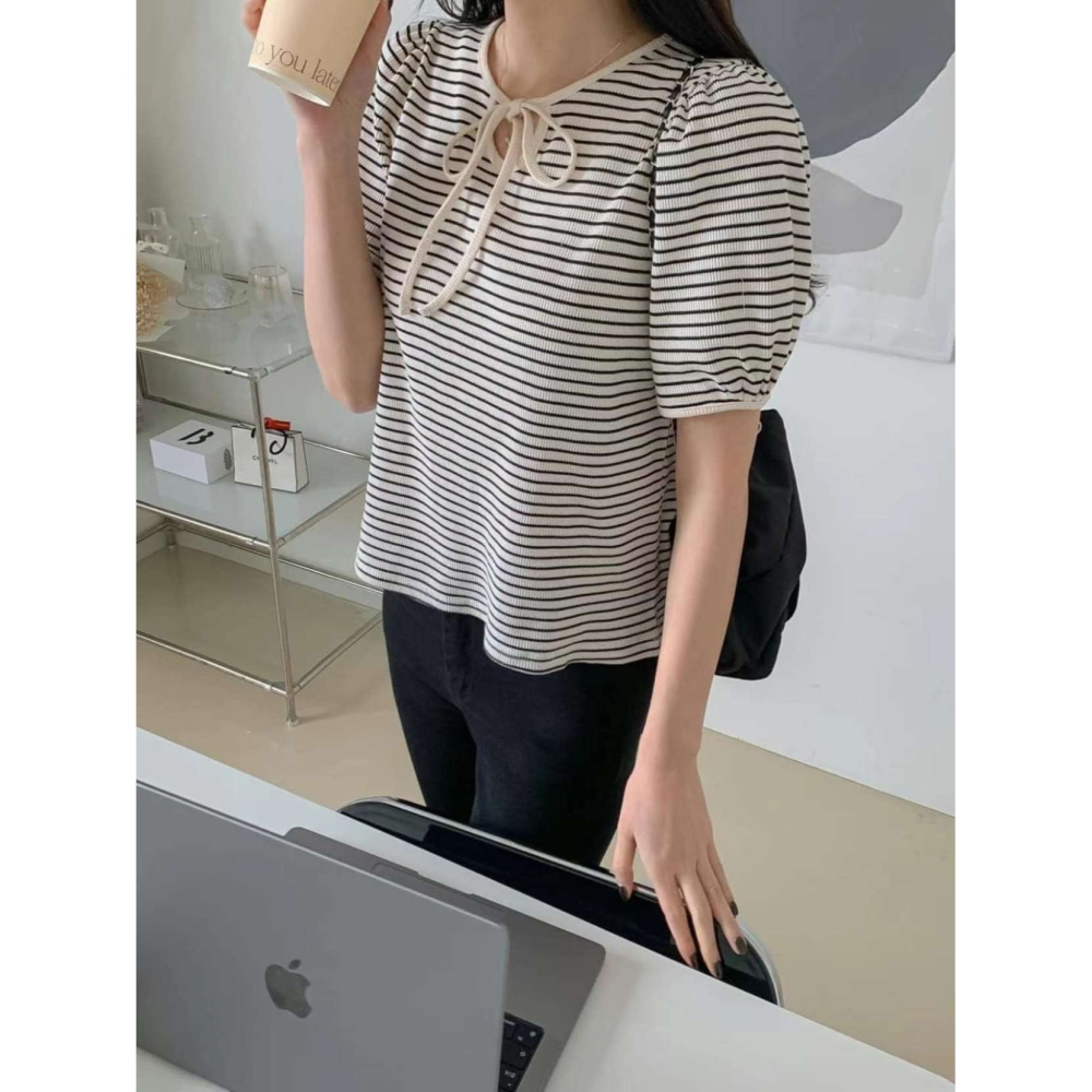 正韓泡泡袖綁帶條紋造型上衣-細節圖10
