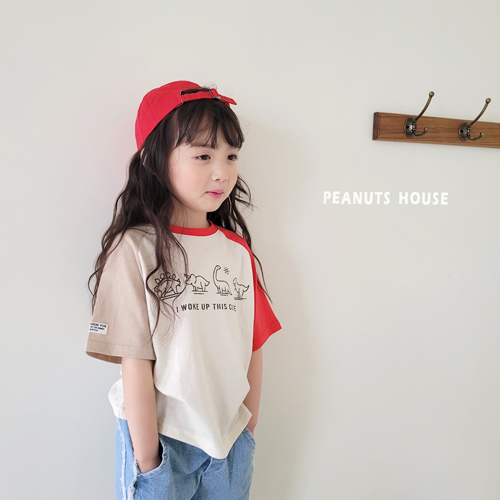 正韓童裝 PEANUT HOUSE 對稱拼袖恐龍好可愛上衣-細節圖6