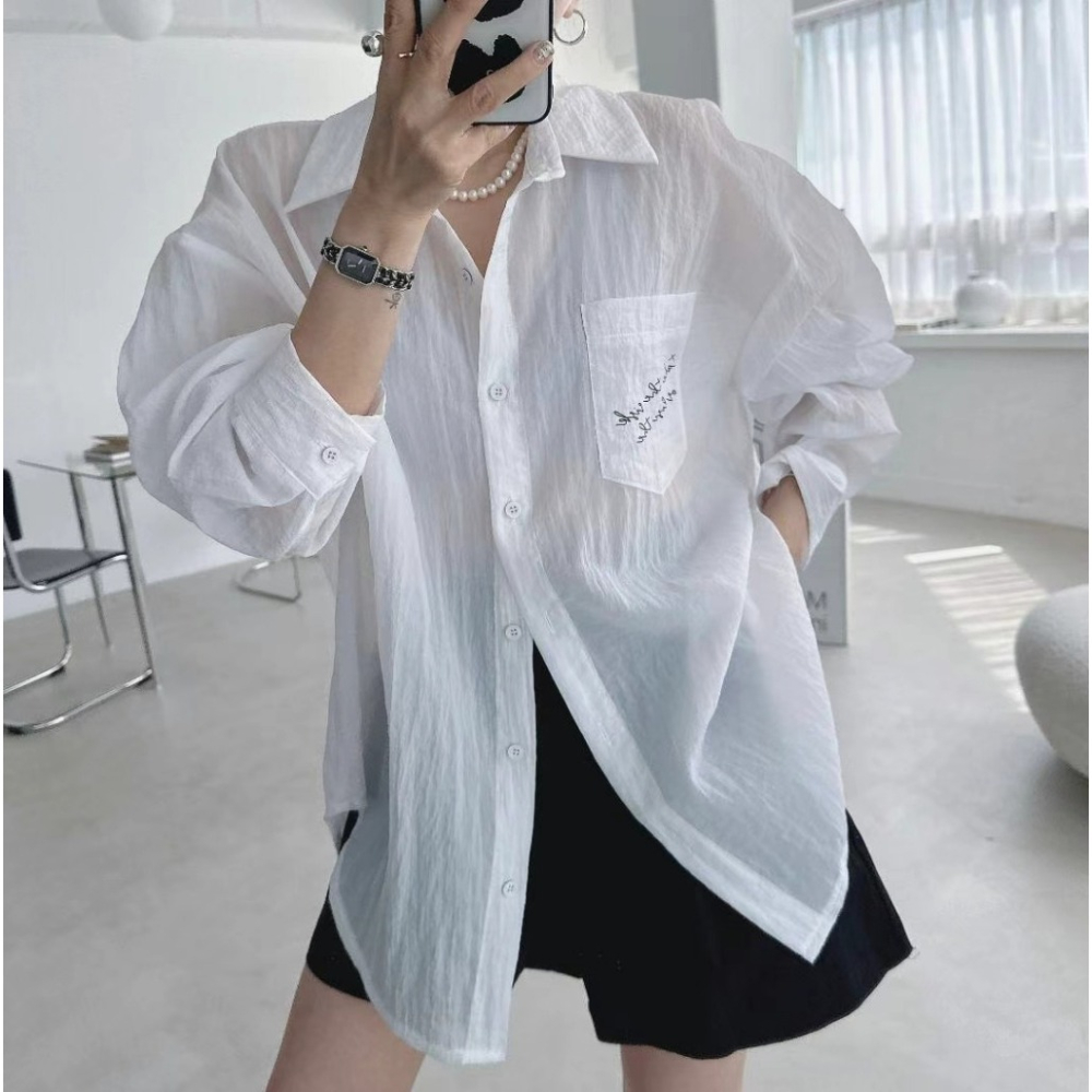 韓國女裝 Black Friday 黑五家手寫英文微皺感透透長袖襯衫-細節圖5