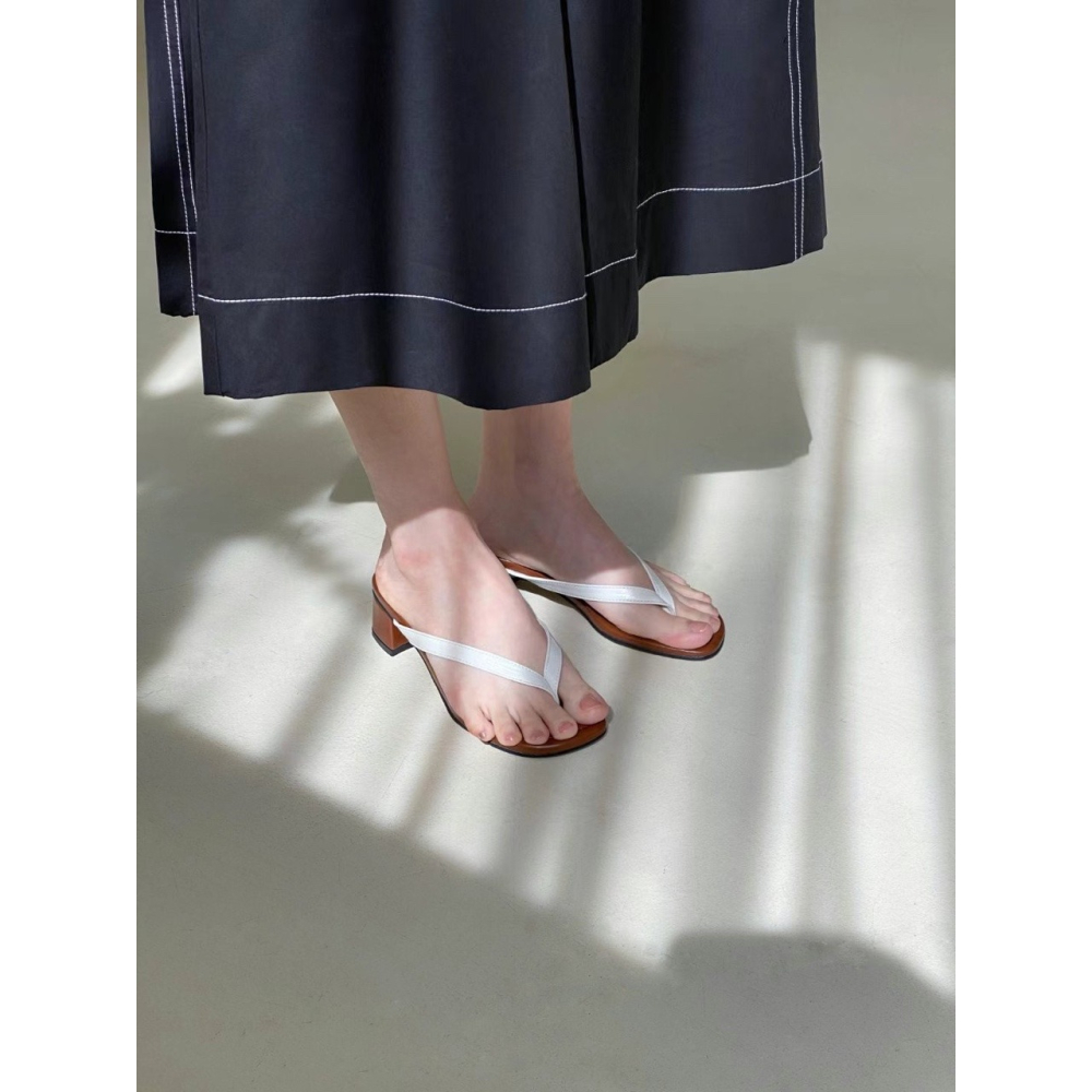 韓國女裝女鞋 Hobbies 夾腳粗中跟拖鞋-細節圖2