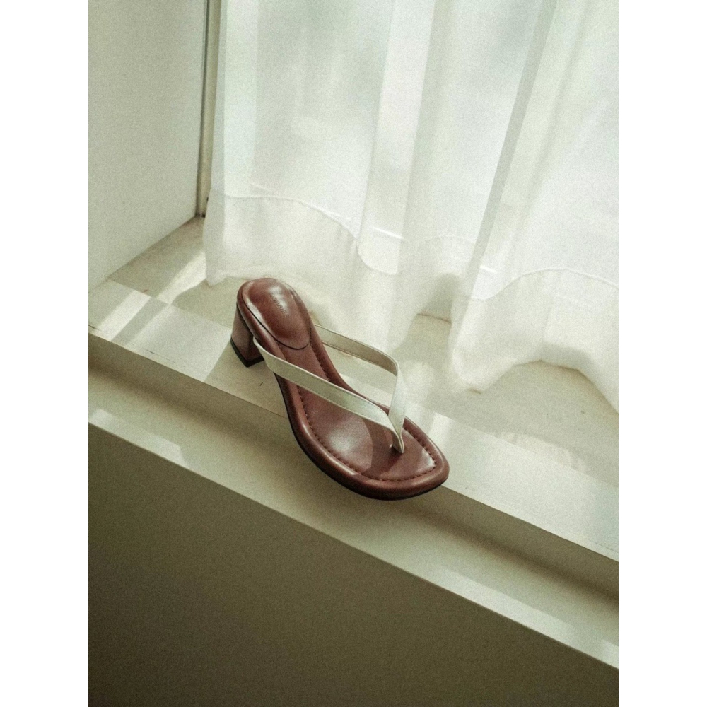 韓國女裝女鞋 Hobbies 夾腳粗中跟拖鞋-細節圖4