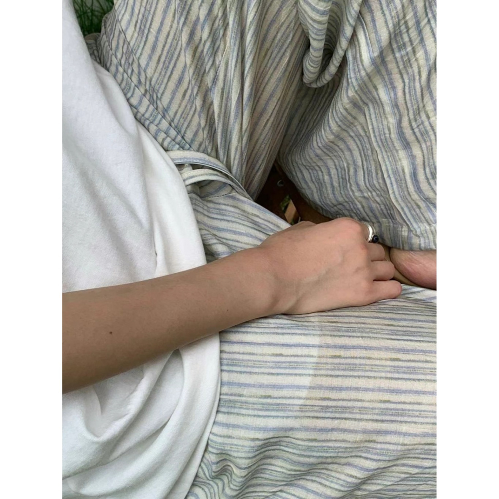 韓國女裝 Areing  淡藍直條紋抽繩褲-細節圖4