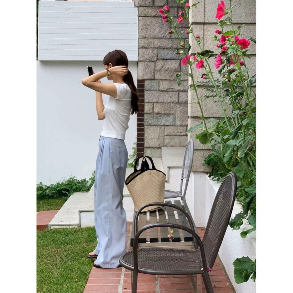 韓國女裝 Areing 直刷線打摺小寬褲-細節圖4