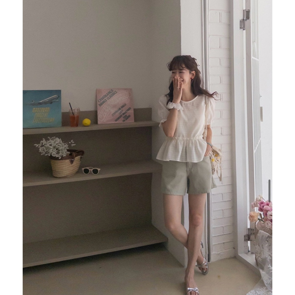 韓國女裝 Jne 優雅荷葉邊圓領短袖襯衫型上衣-細節圖7