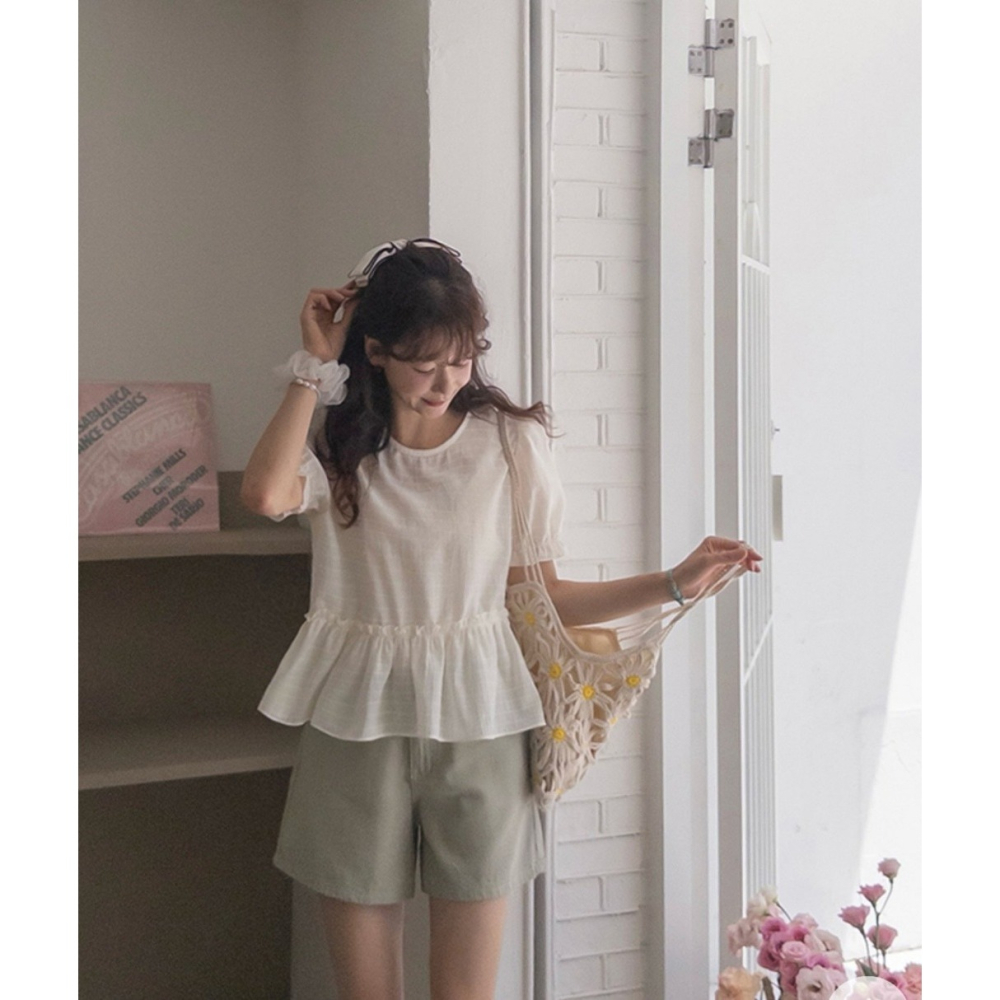 韓國女裝 Jne 優雅荷葉邊圓領短袖襯衫型上衣-細節圖9