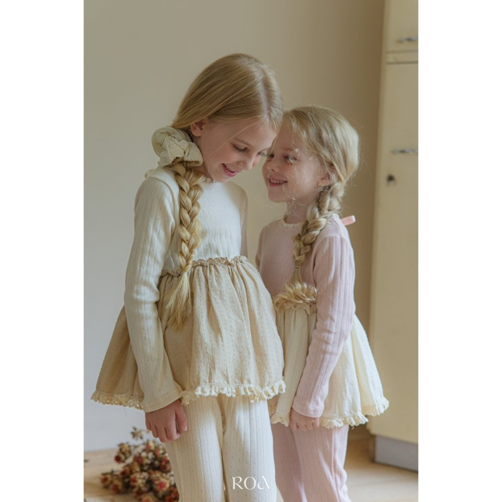 正韓童裝 Roa 花邊柔色打摺洋裝款上衣-細節圖2