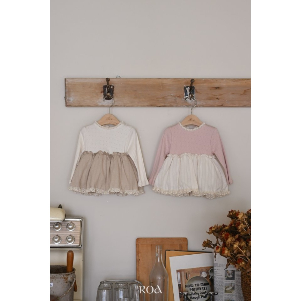 正韓童裝 Roa 花邊柔色打摺洋裝款上衣-細節圖8