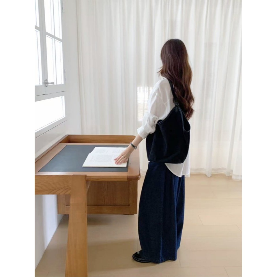 韓國  Alte 慵懶絲絨面 拖特單肩包-細節圖8