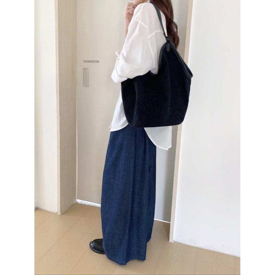 韓國  Alte 慵懶絲絨面 拖特單肩包-細節圖9