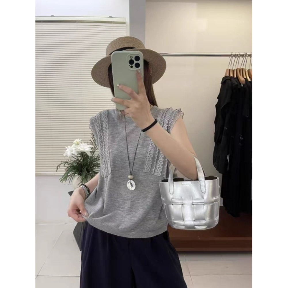 韓國女裝 Girlpowder 針織落肩蕾絲T上衣-細節圖3