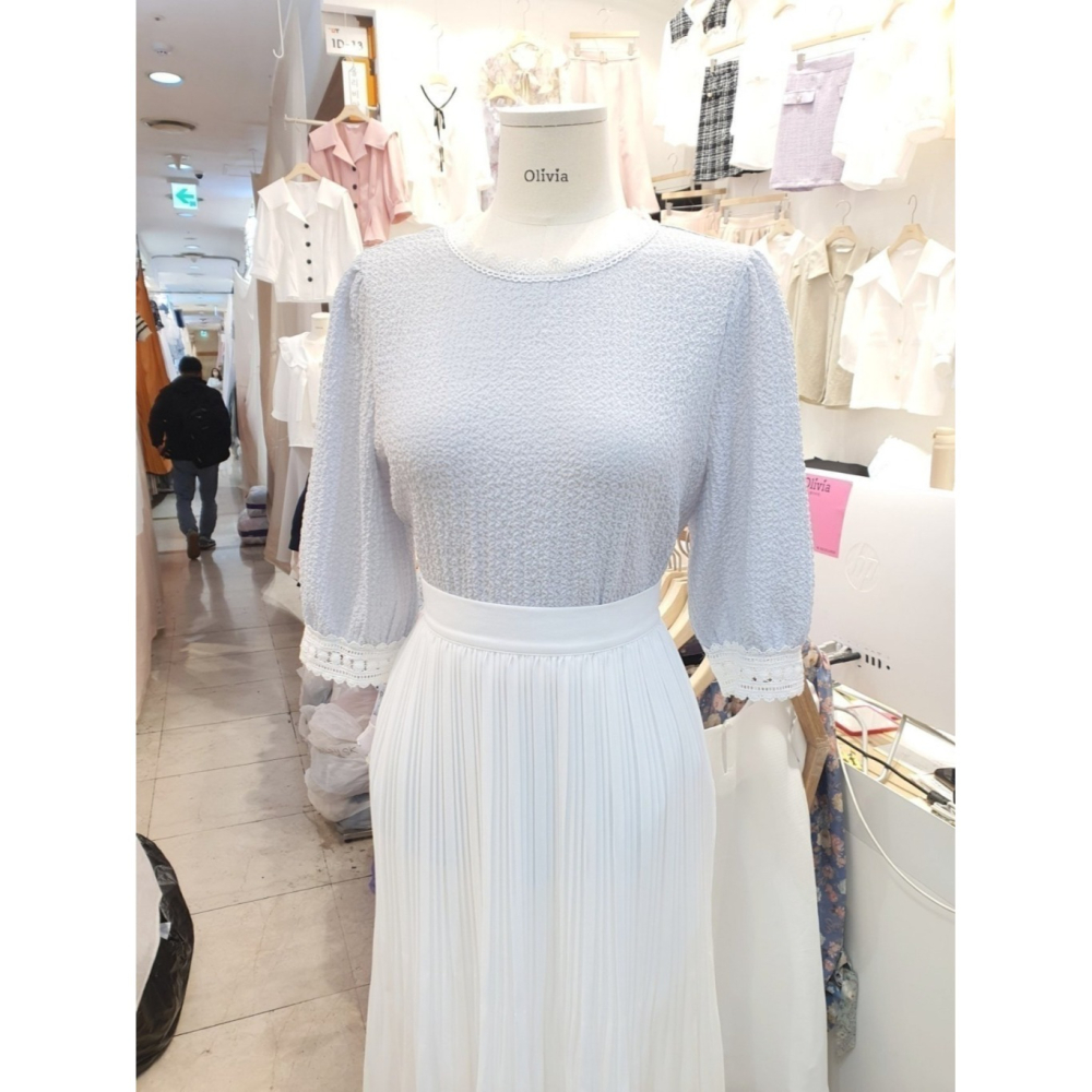 韓國女裝 Olivia 甜美蕾丝邊凹凸纹理七初袖上衣-細節圖8