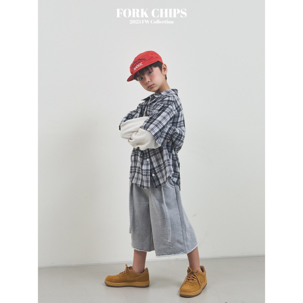 正韓童裝 Forkchips 背被英文字母寬褲-細節圖5