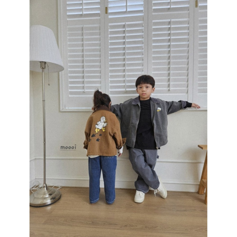 正韓童裝 MOOOISTORE 鴨鴨頹廢感夾克外套-細節圖4
