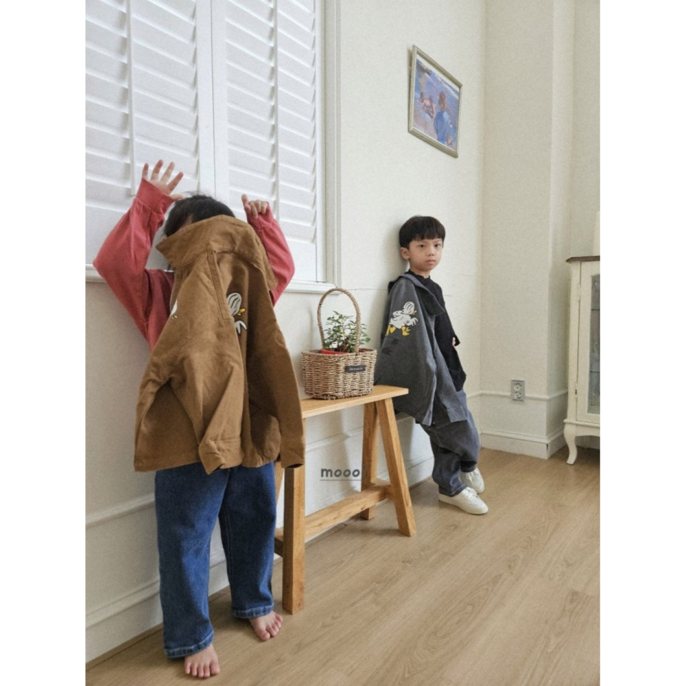 正韓童裝 MOOOISTORE 鴨鴨頹廢感夾克外套-細節圖6