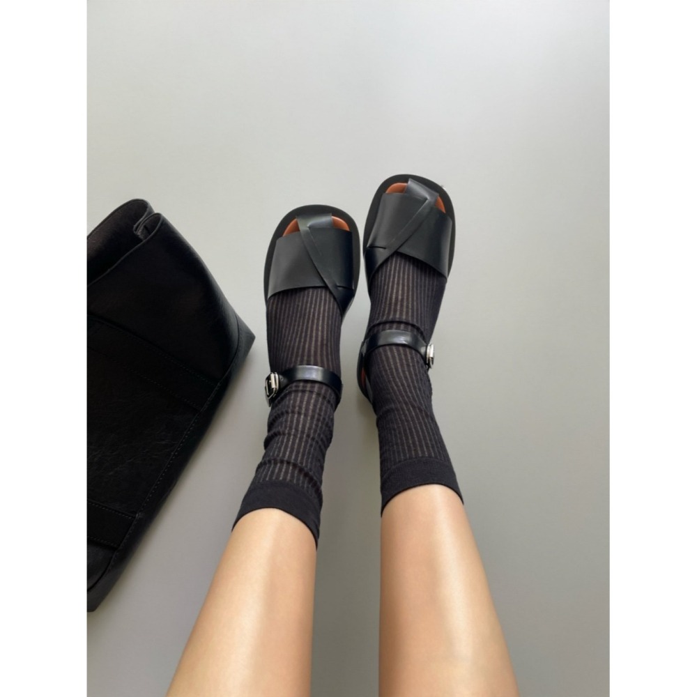 韓國女裝女鞋 Fromb 百搭交錯編織微露趾穿搭鞋-細節圖2