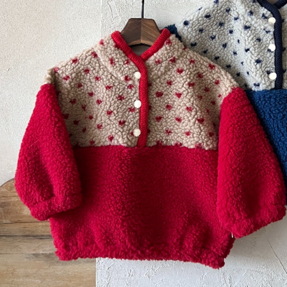 正韓童裝 THE LALA 小愛心毛絨保暖上衣-細節圖3