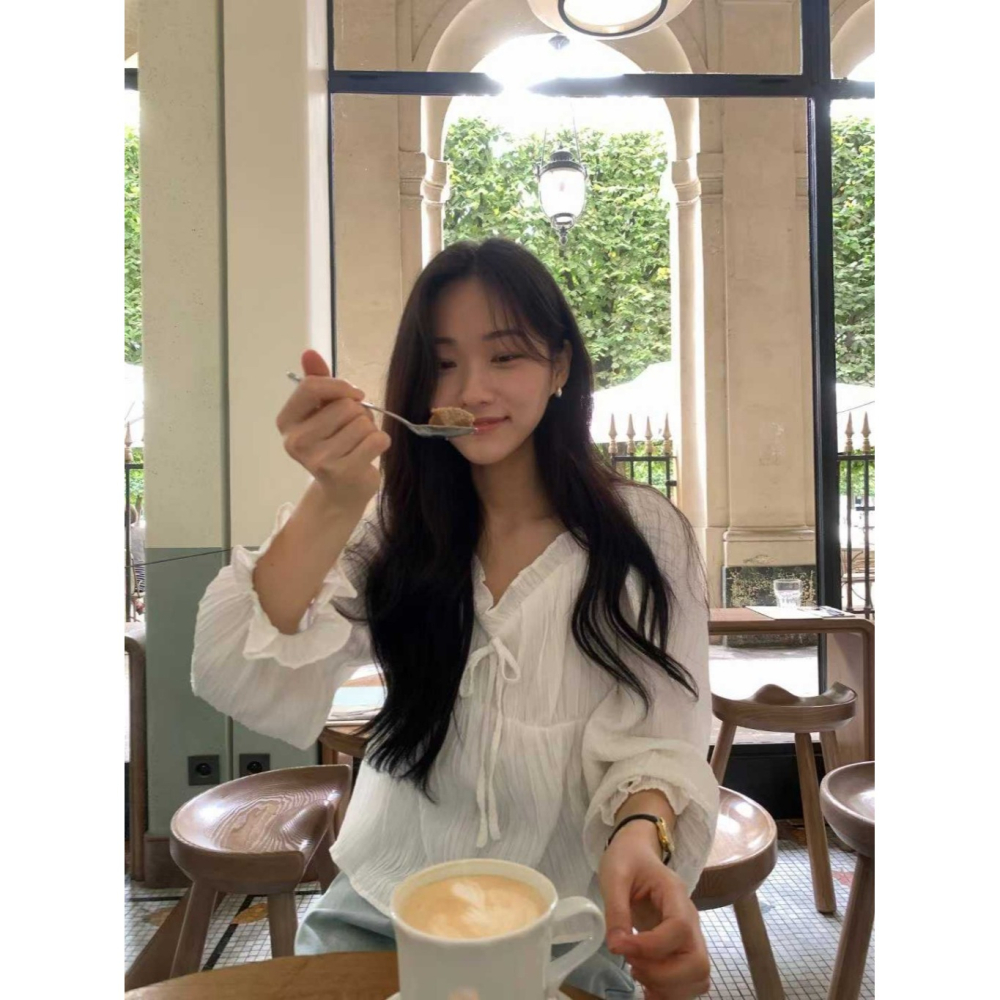 韓國女裝 Dressroom 愛心領蝴蝶結皺摺低領衫-細節圖3