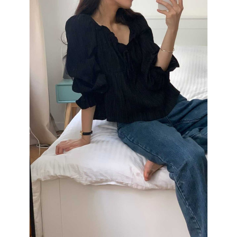 韓國女裝 Dressroom 愛心領蝴蝶結皺摺低領衫-細節圖6