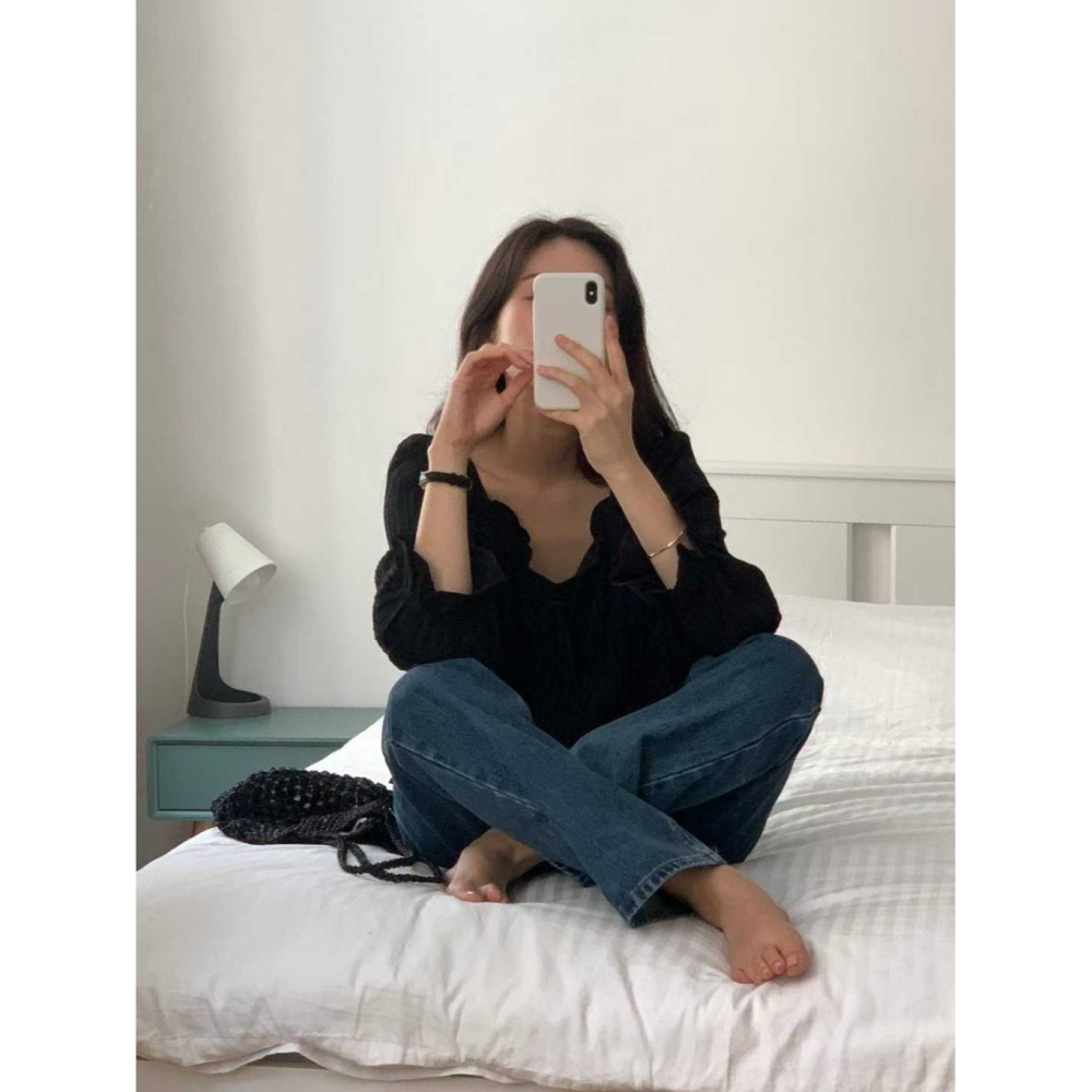 韓國女裝 Dressroom 愛心領蝴蝶結皺摺低領衫-細節圖9