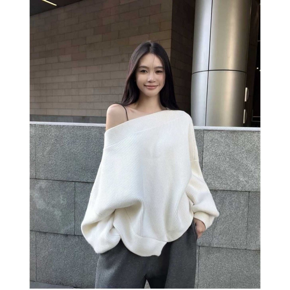 韓國女裝 Minette 寬鬆慵懶風一字領斜肩毛衣-細節圖2