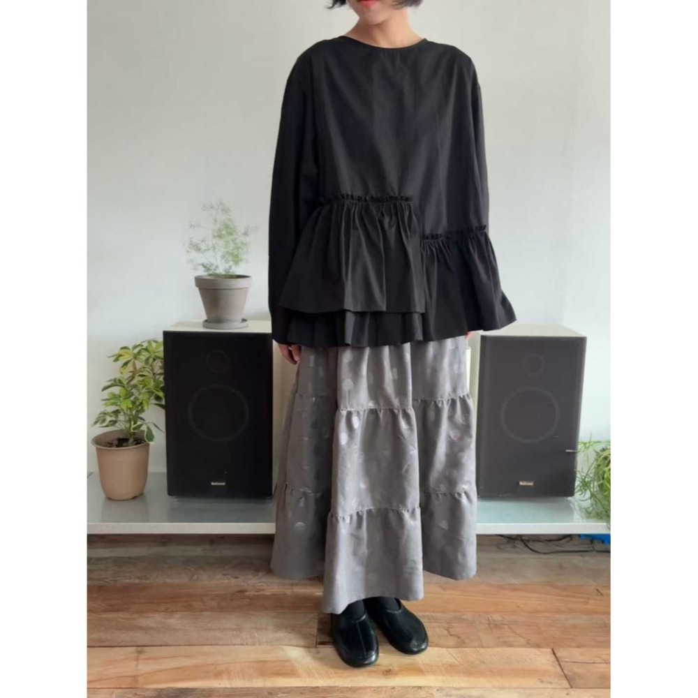 韓國女裝 Caroline 不對稱打摺娃娃衫上衣-細節圖3