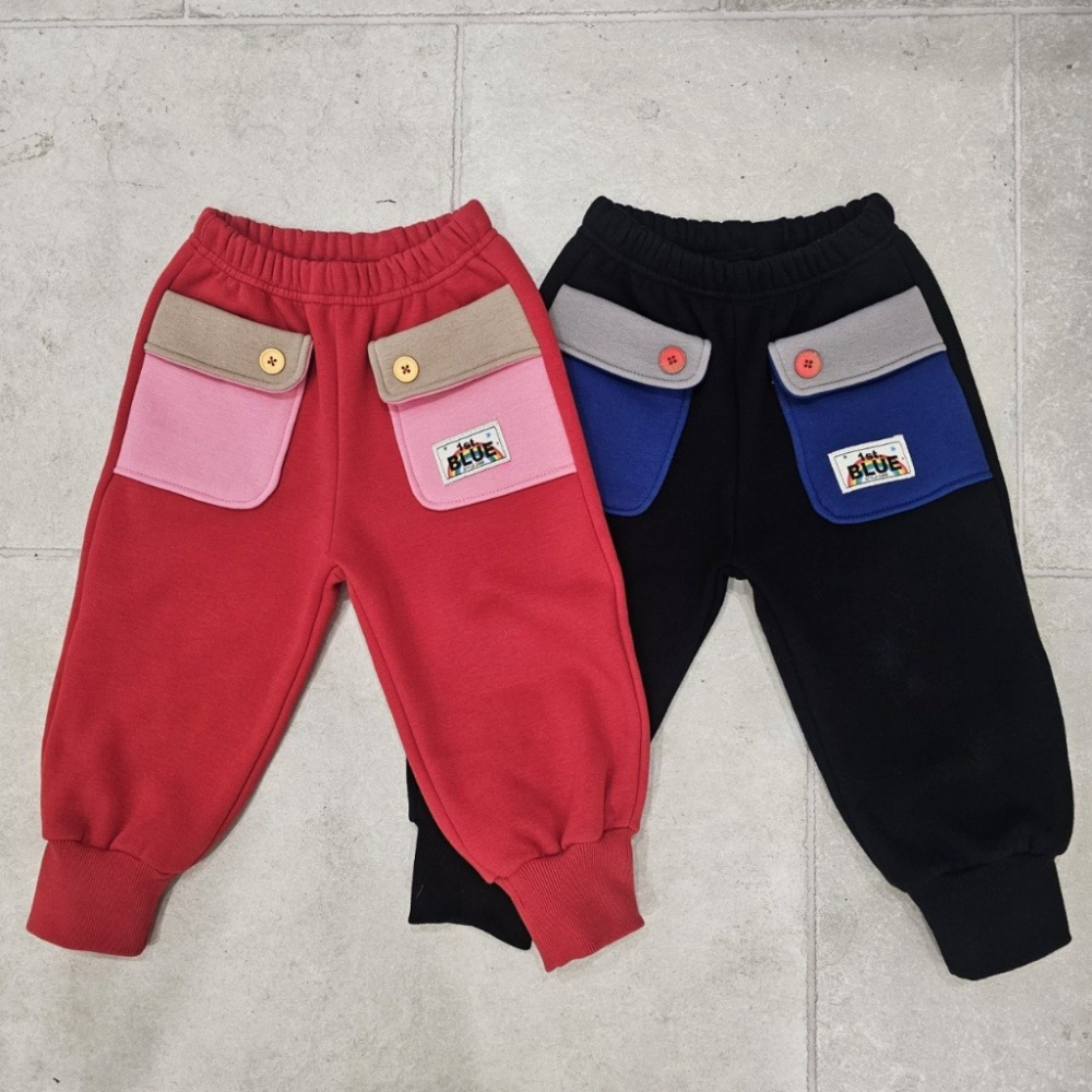 正韓童裝 1stblue 鬆緊撞色大口袋保暖休閒褲-細節圖2
