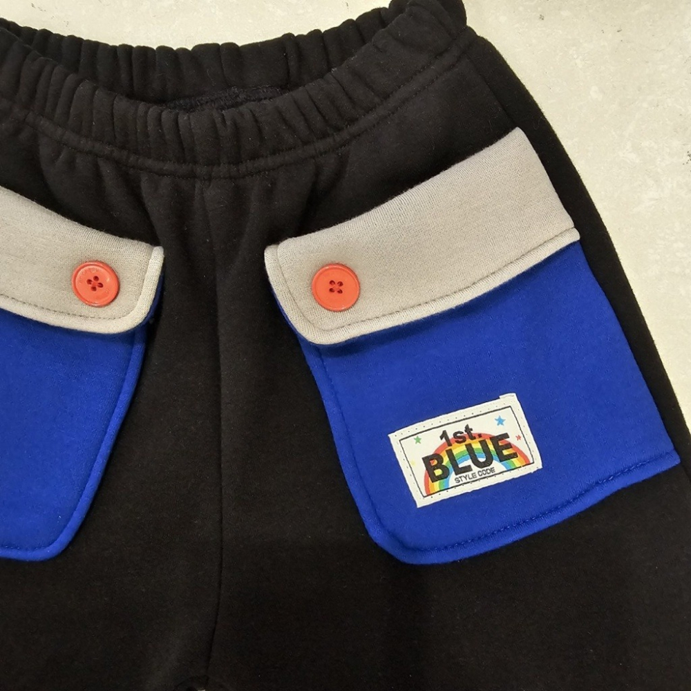 正韓童裝 1stblue 鬆緊撞色大口袋保暖休閒褲-細節圖3
