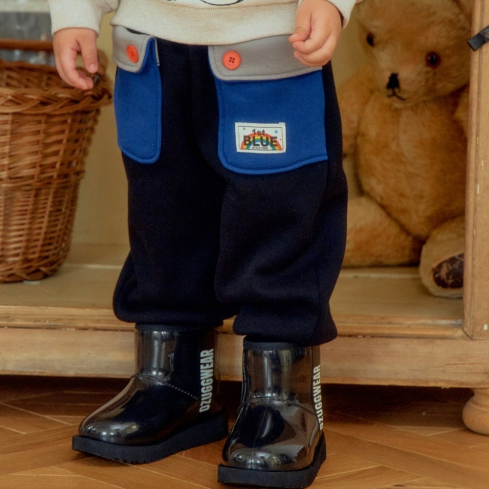 正韓童裝 1stblue 鬆緊撞色大口袋保暖休閒褲-細節圖6