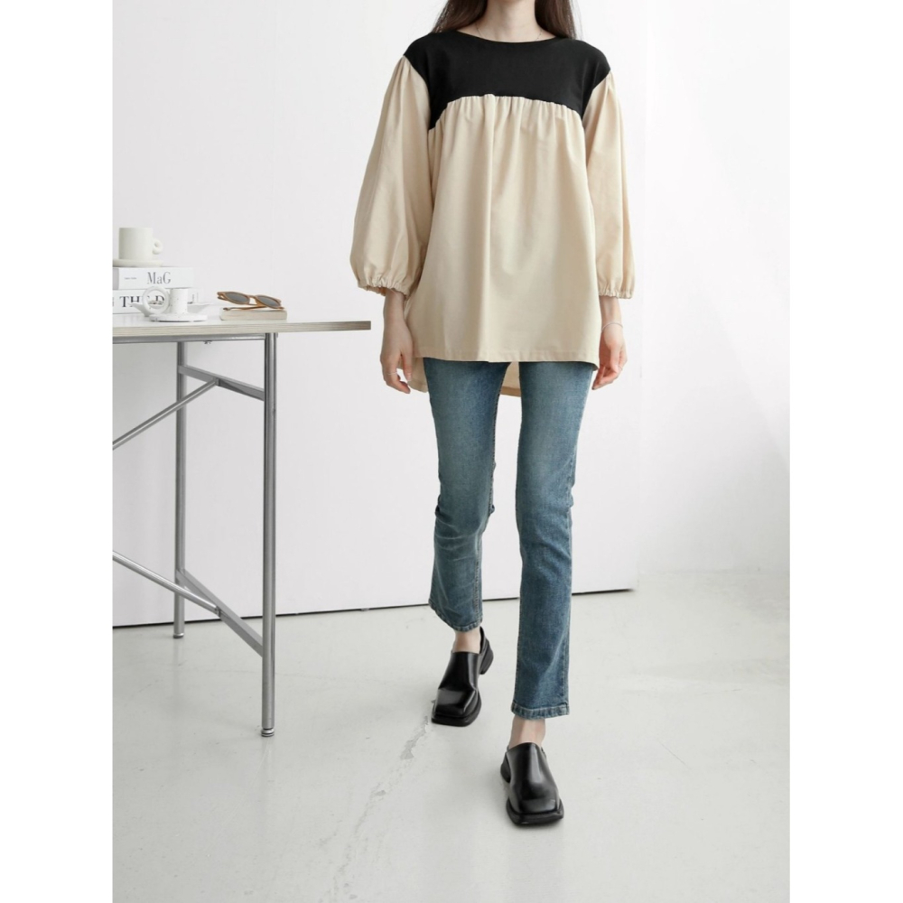 韓國女裝 Amy 撞色拼接寬鬆壓摺傘狀襯衫型上衣-細節圖9