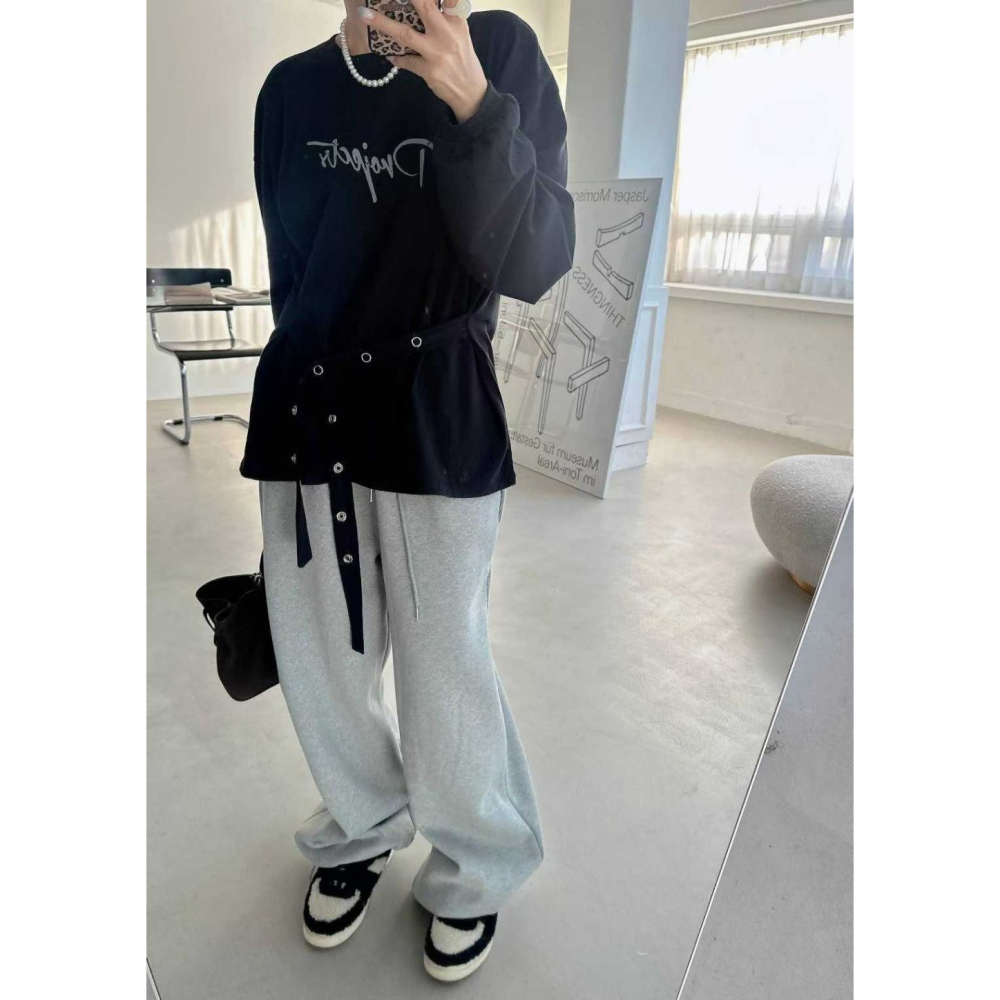 韓國女裝 Blackfriday 腰邊釘扣帶長版字母t-細節圖5