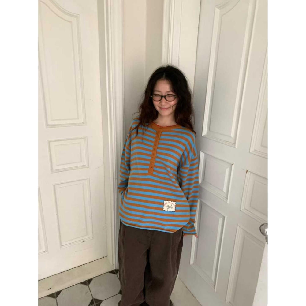 韓國女裝 Venti 百搭系列微亨利扣領條紋長袖T恤-細節圖2