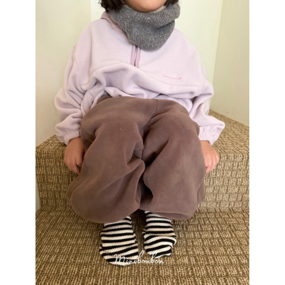 正韓童裝 MINI BONBON 柔和連帽絨親子款衛衣上衣-細節圖4