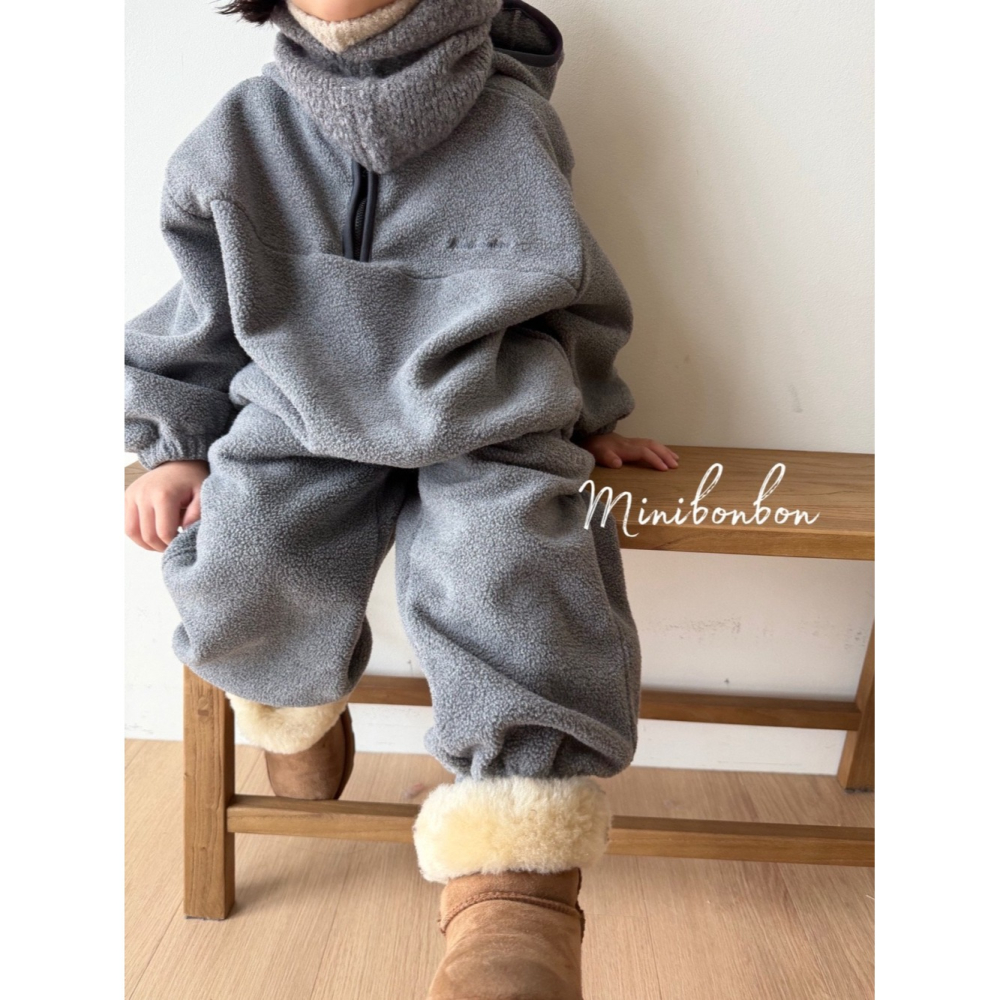 正韓童裝 MINI BONBON 柔和連帽絨親子款衛衣上衣-細節圖10