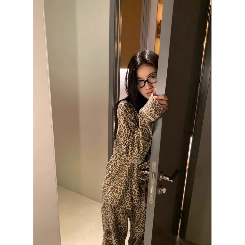 韓國女裝 Right 絲絨豹紋居家服睡衣套裝-細節圖9