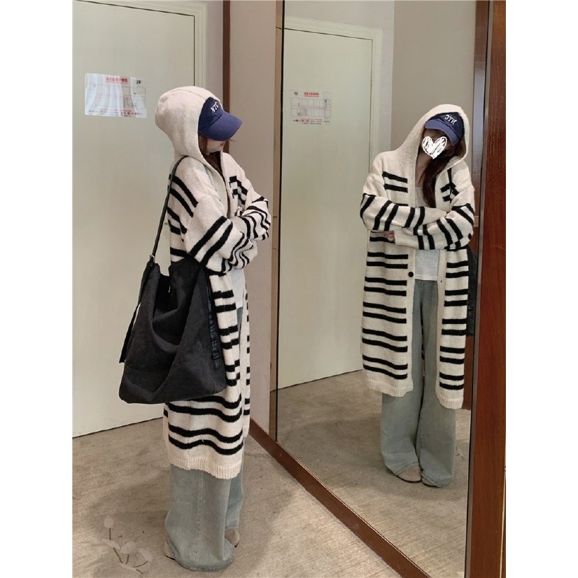 韓國女裝 Minette 慵懶條紋連帽針織超長款外套-細節圖2