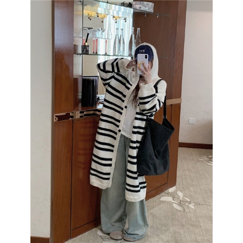 韓國女裝 Minette 慵懶條紋連帽針織超長款外套-細節圖4