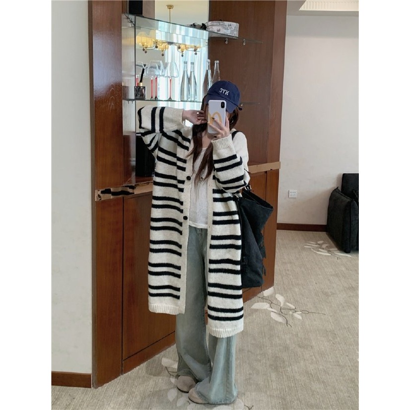 韓國女裝 Minette 慵懶條紋連帽針織超長款外套-細節圖6