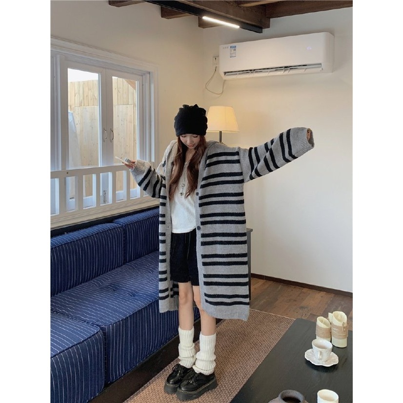 韓國女裝 Minette 慵懶條紋連帽針織超長款外套-細節圖8